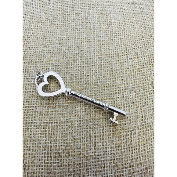 Tiffany & Co Elegant Large Sterling Silver Open Heart Key Pendant Only W/Box - Picture 7 of 13